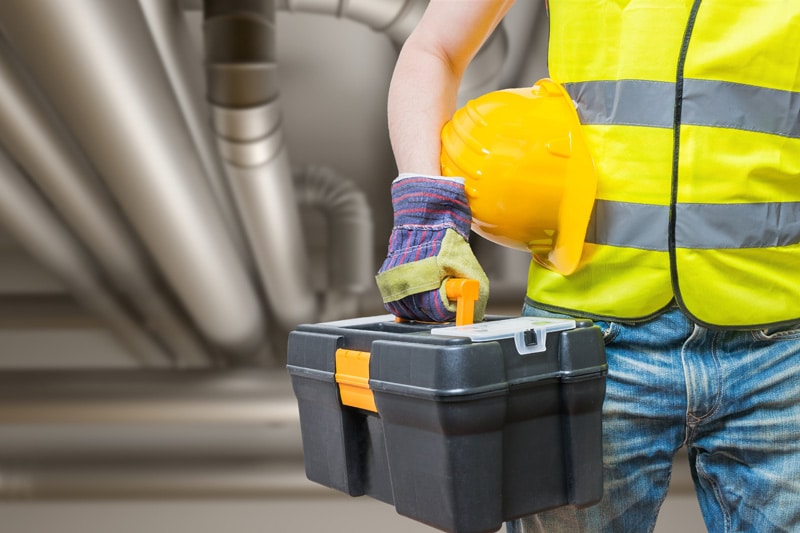 Worker with tools and pipelines in background